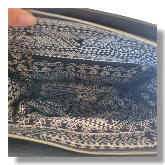 Large Black Vegan Leather Tote with Handels and Cross Body Strap - Picture 10 of 14